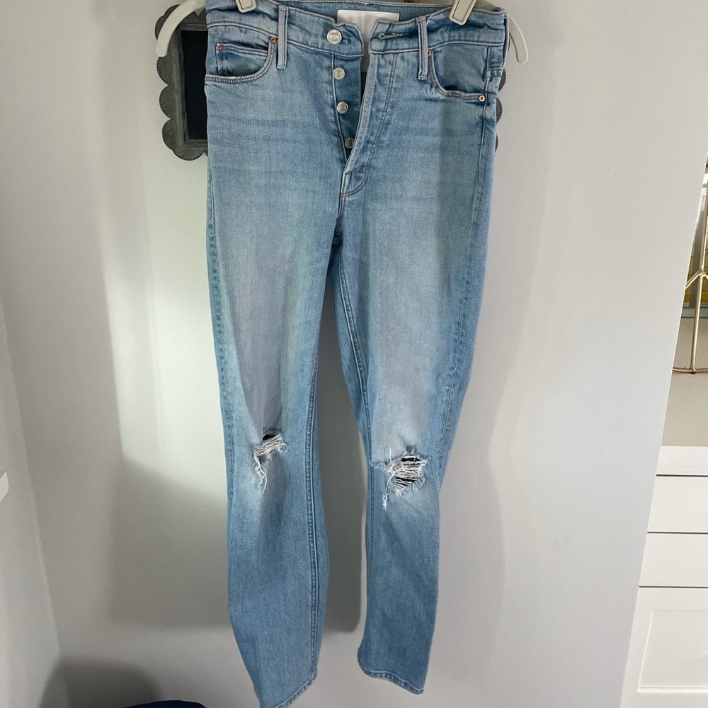 MOTHER Straight Leg Jeans w/ Distress 💙